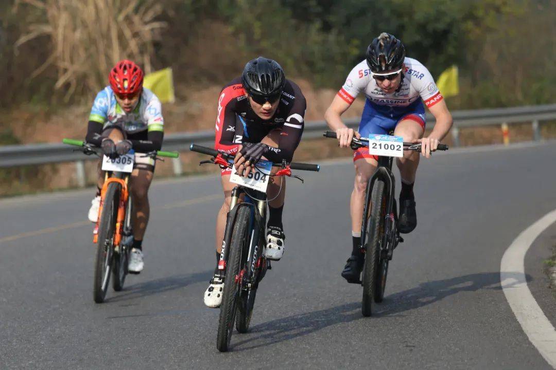 关于2025年自行车环湖赛，环湖骑行激发激情的信息