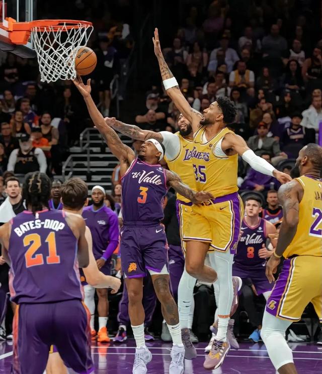 乐鱼体育平台app下载-太阳队频频刷新纪录，豪取十连胜