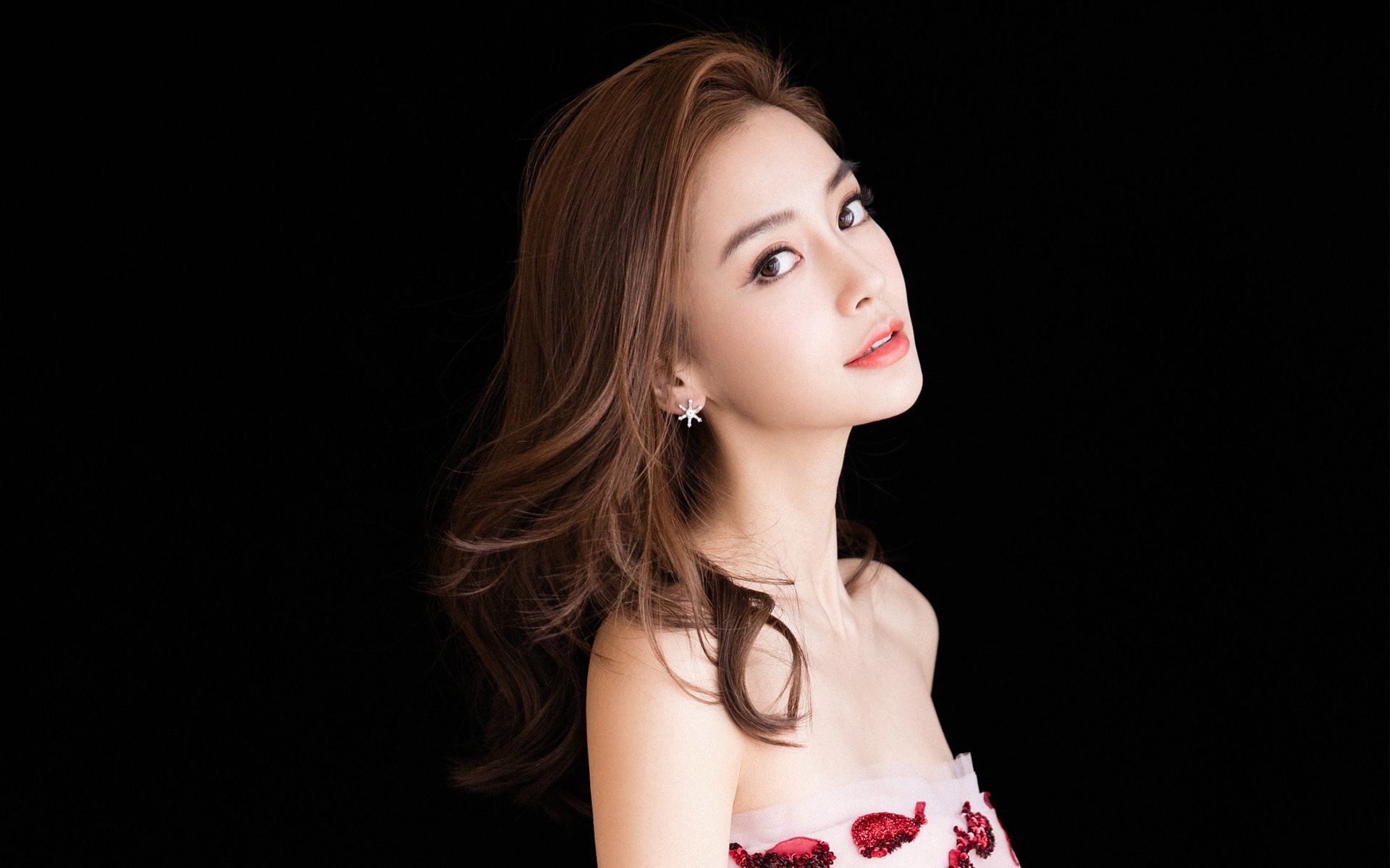 “球场趣事:明星球员的爆笑趣味瞬间”,球星搞笑头像