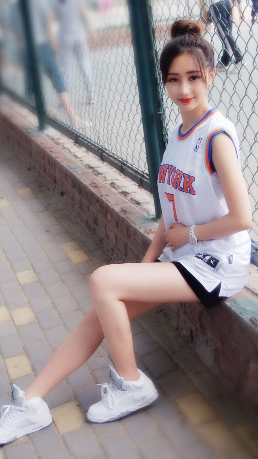 乐鱼电竞-德甲签约高潮：多豪门纷纷补充中场和锋线，德甲收官