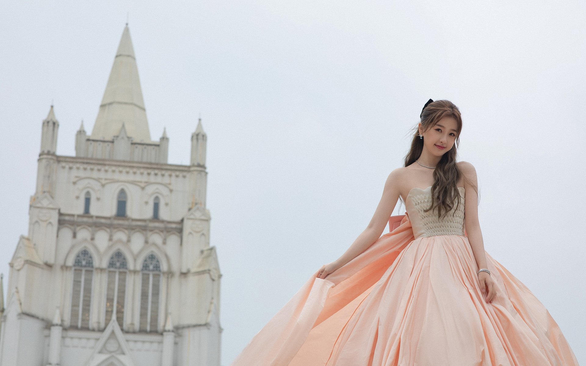 德甲签约高潮:多豪门纷纷补充中场和锋线,德甲收官