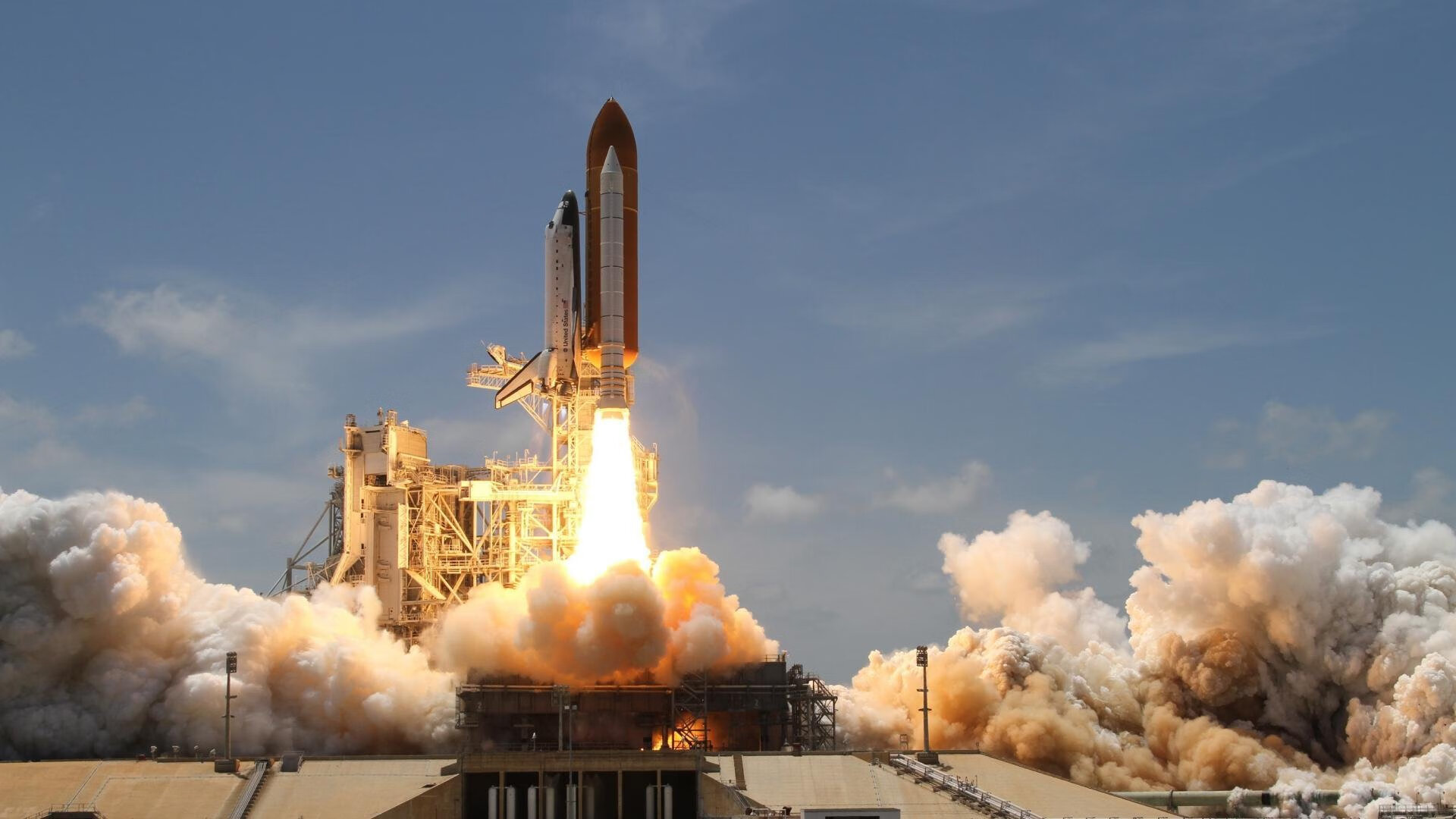 乐鱼（LEYU）体育-英超激烈角逐：战满全场的逆转佳绩，英超集锦