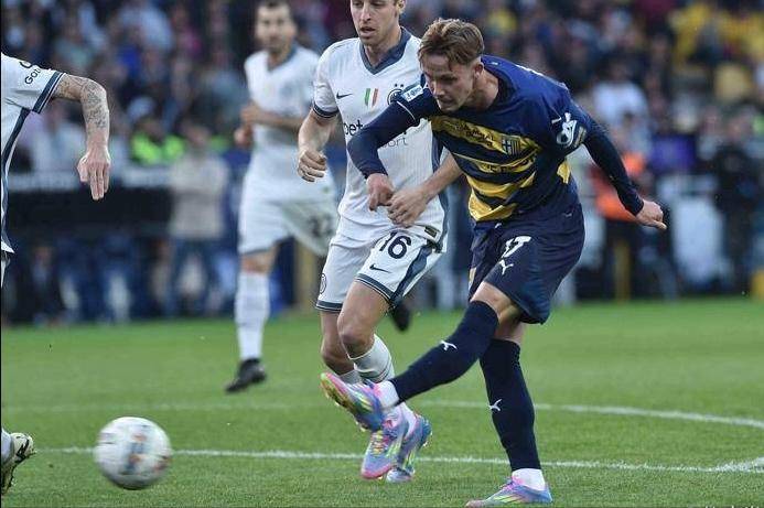 乐鱼体育:意甲特拉帕尼的进攻风格与战术演变的简单介绍 乐鱼体育:意甲特拉帕尼的进攻风格与战术演变的简单介绍